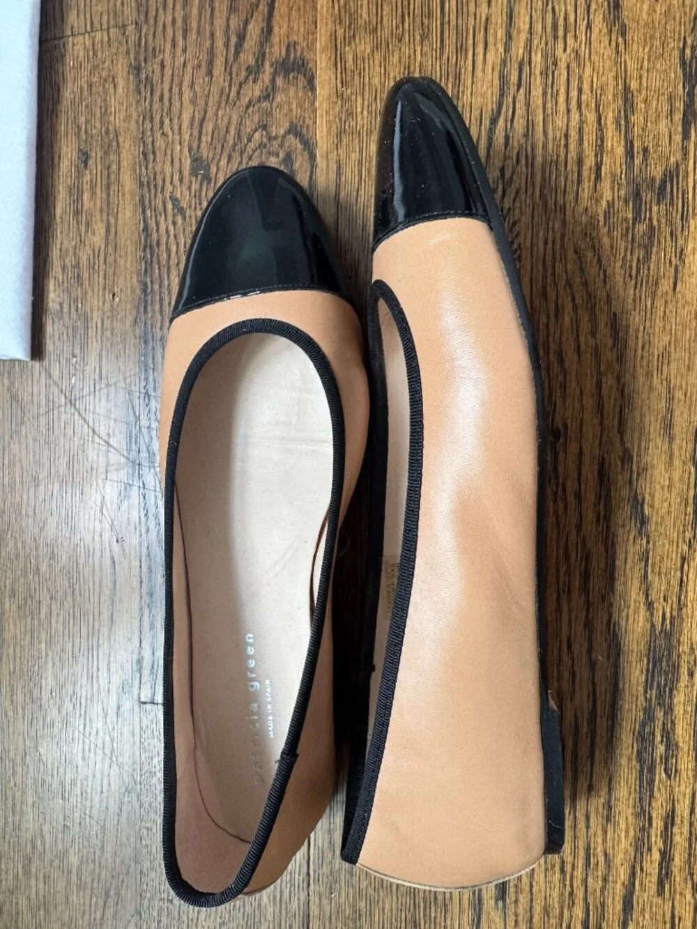Patricia Green Adele Cap Toe Flat-Nude/Black Patent  Size 9